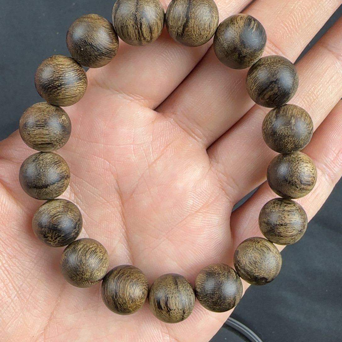 沉香手串晚****?达拉干 12.5 17g