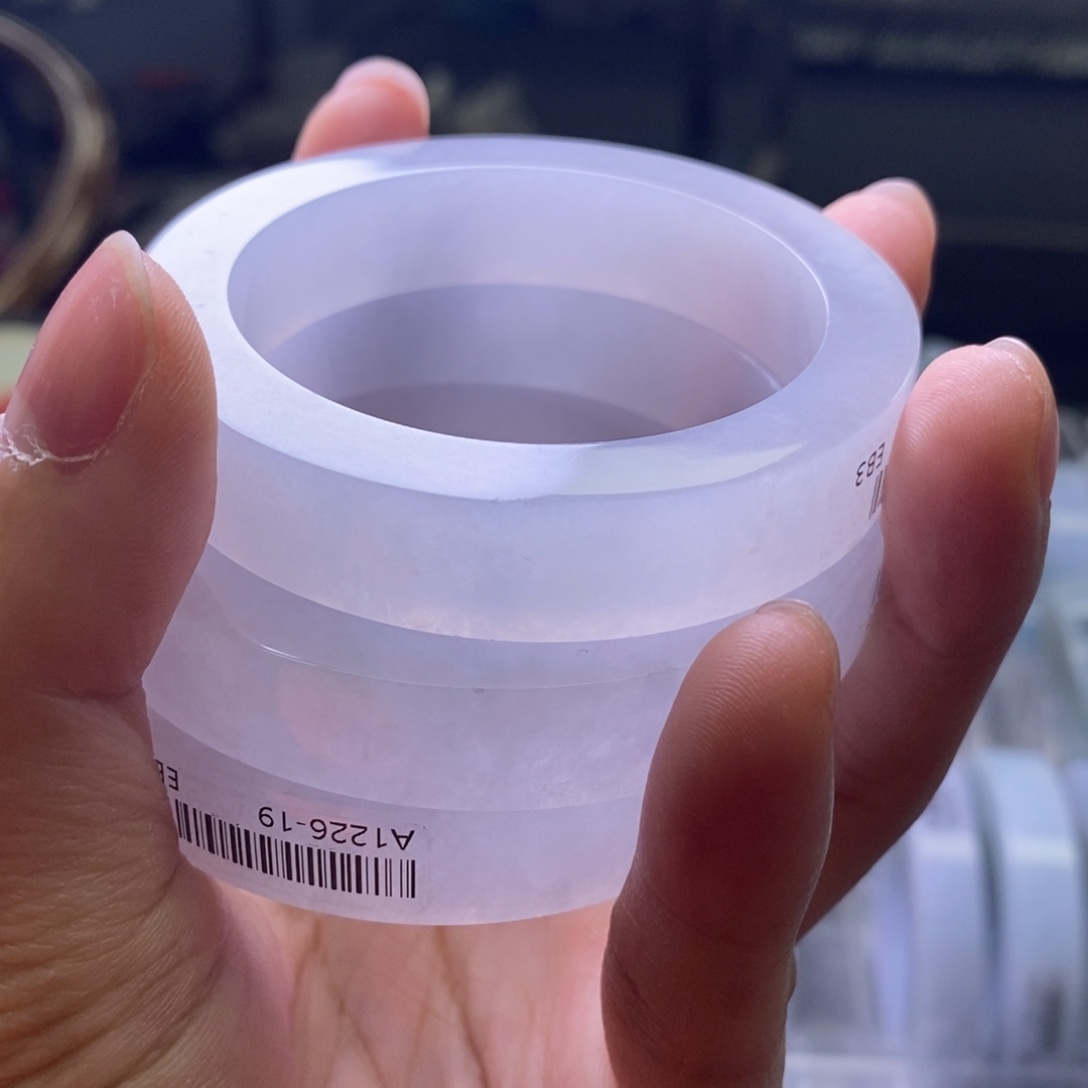 暂***…定制翡翠未镶嵌手镯发一个