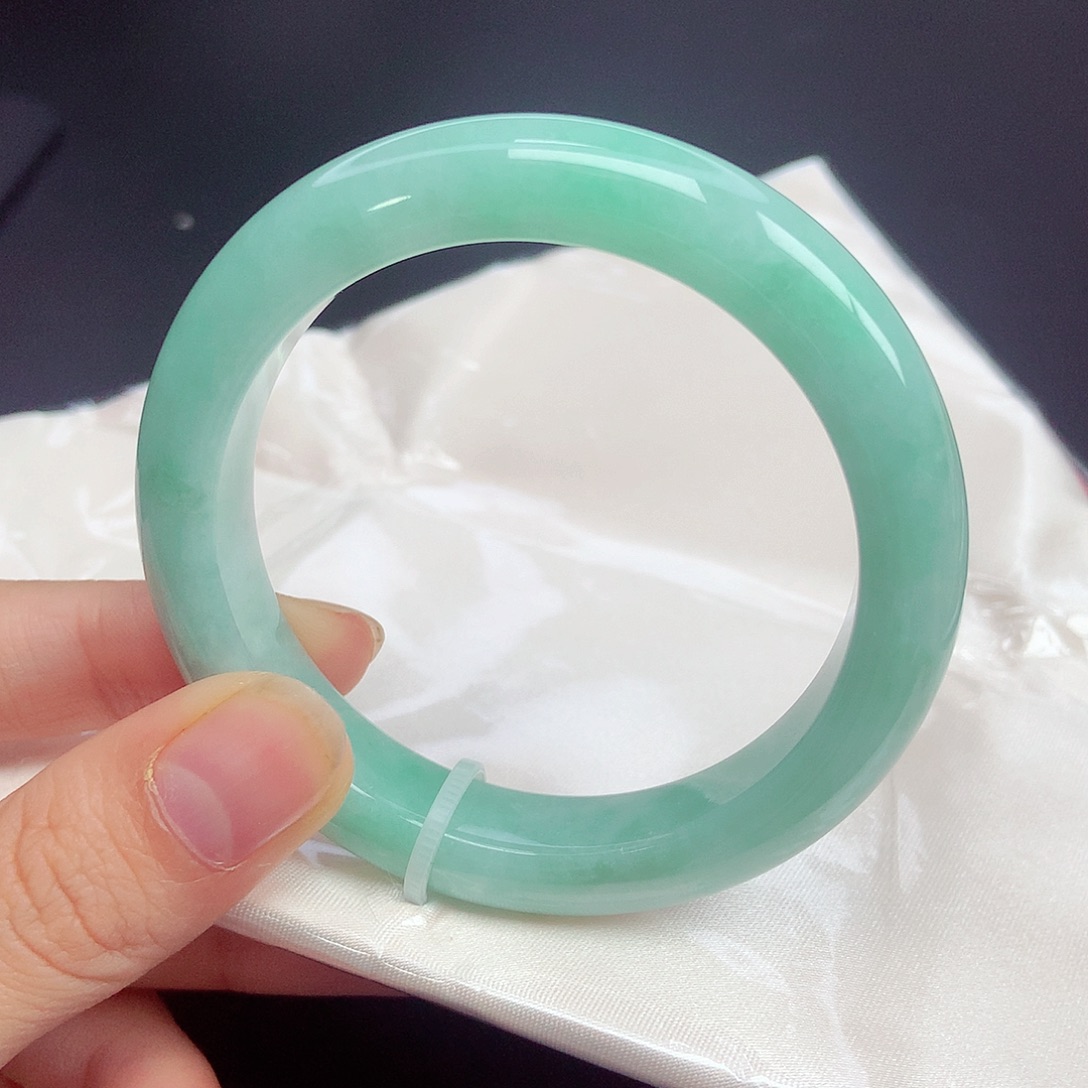 翡翠未镶嵌手镯53圈口