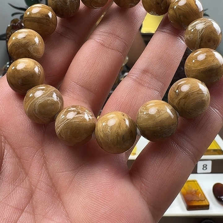 未镶嵌颈饰琥珀手串
