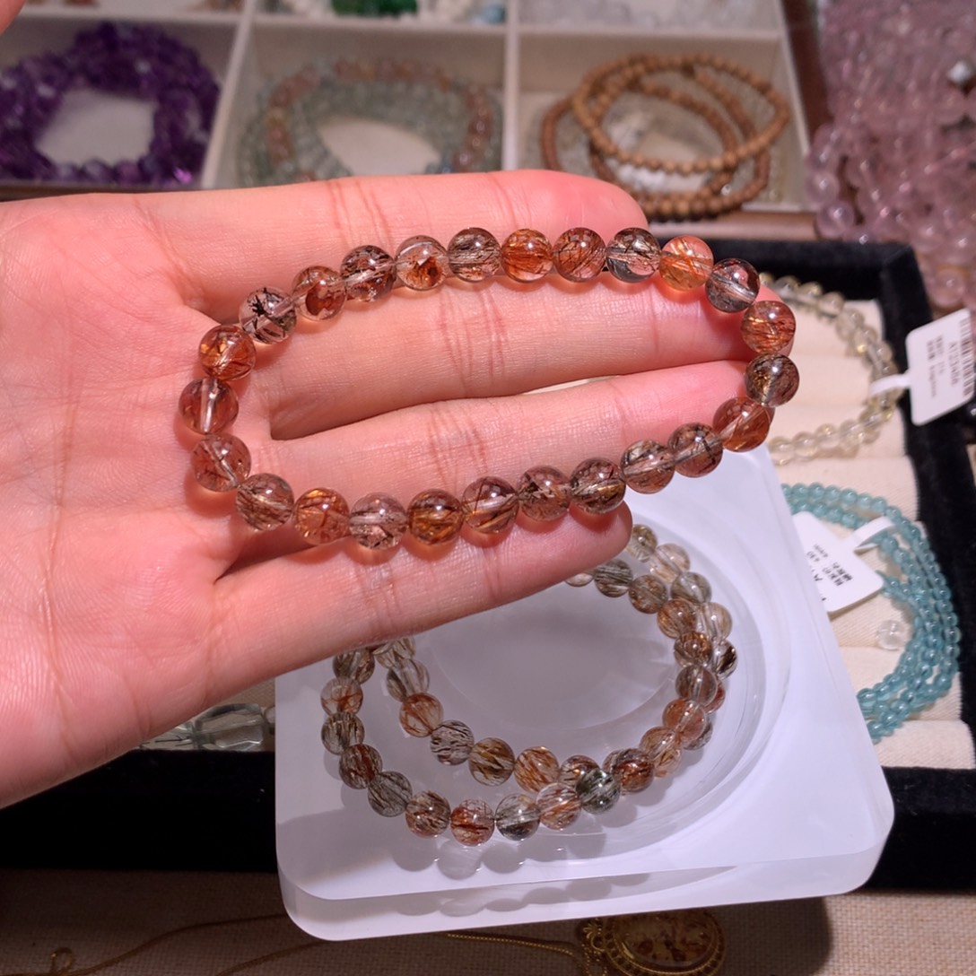 柒****手链未镶嵌石榴石