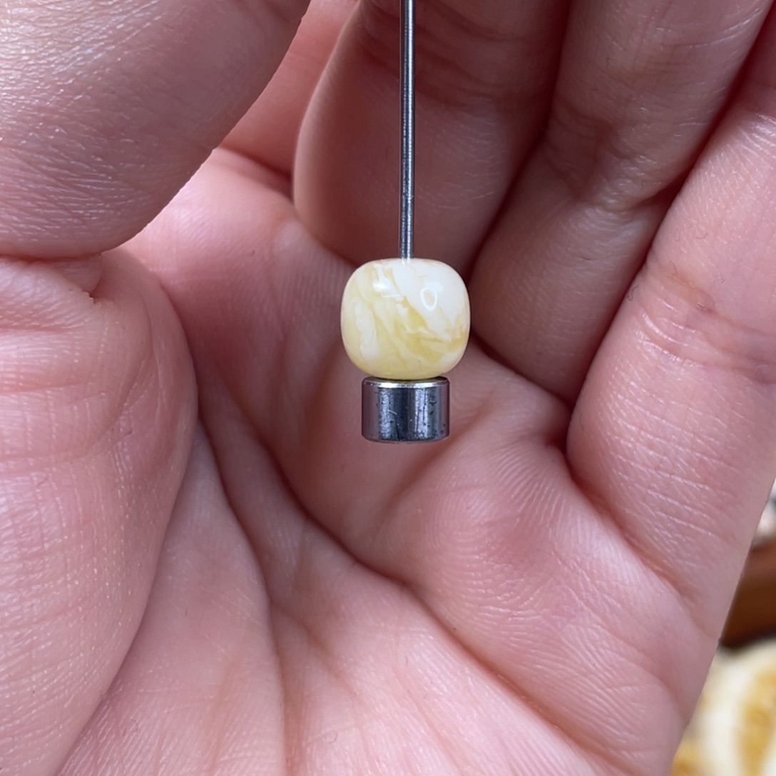 王***心琥珀未镶嵌珠宝奇石琥珀蜜蜡8.5×7.8mm