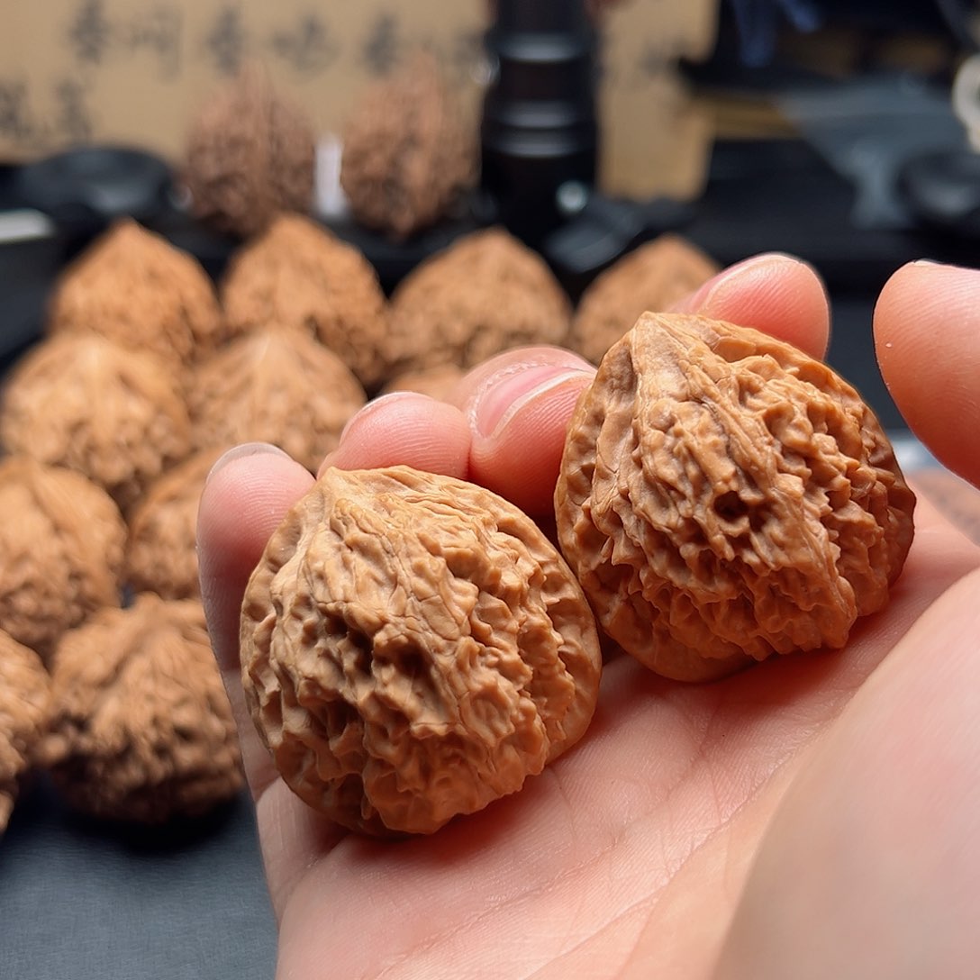 核****起陕西秦岭流星雨狮子头手把件