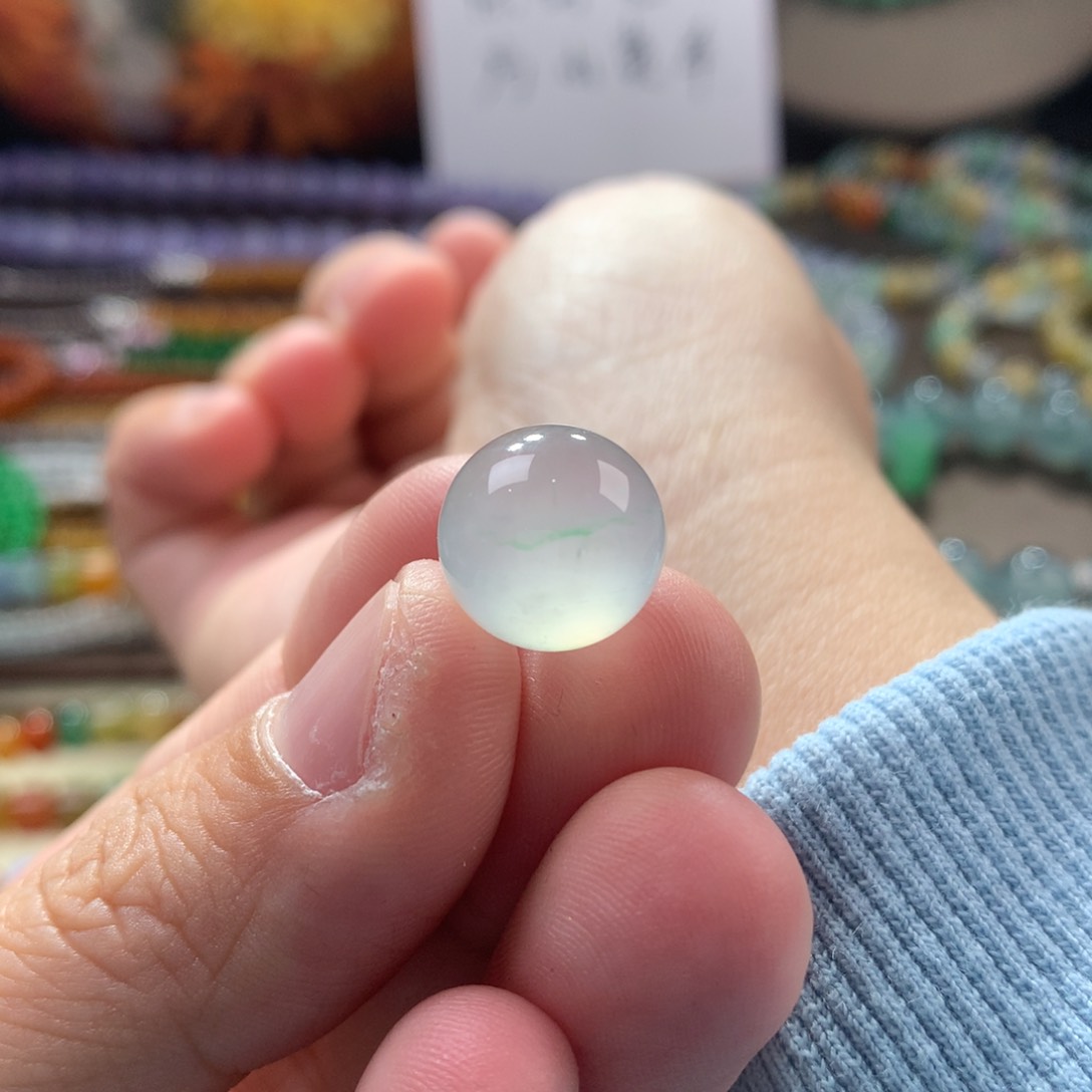 翡翠手链未镶嵌白冰飘一丝绿单珠