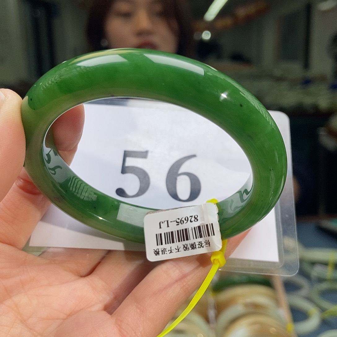 和田玉手镯未镶嵌曾*姐