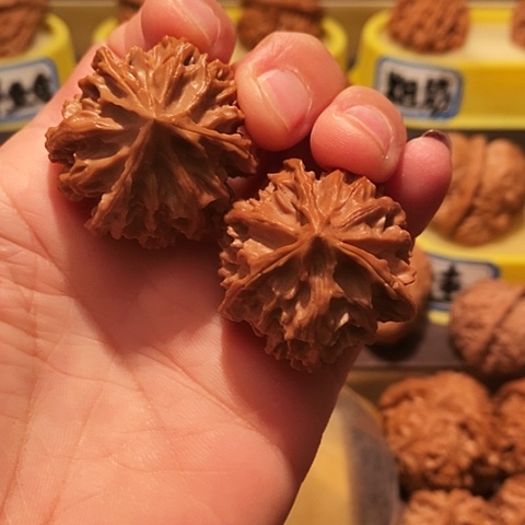 吊坠文玩核桃努****！三棱