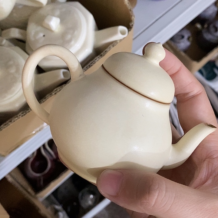 陶瓷艺术品及陶瓷壶