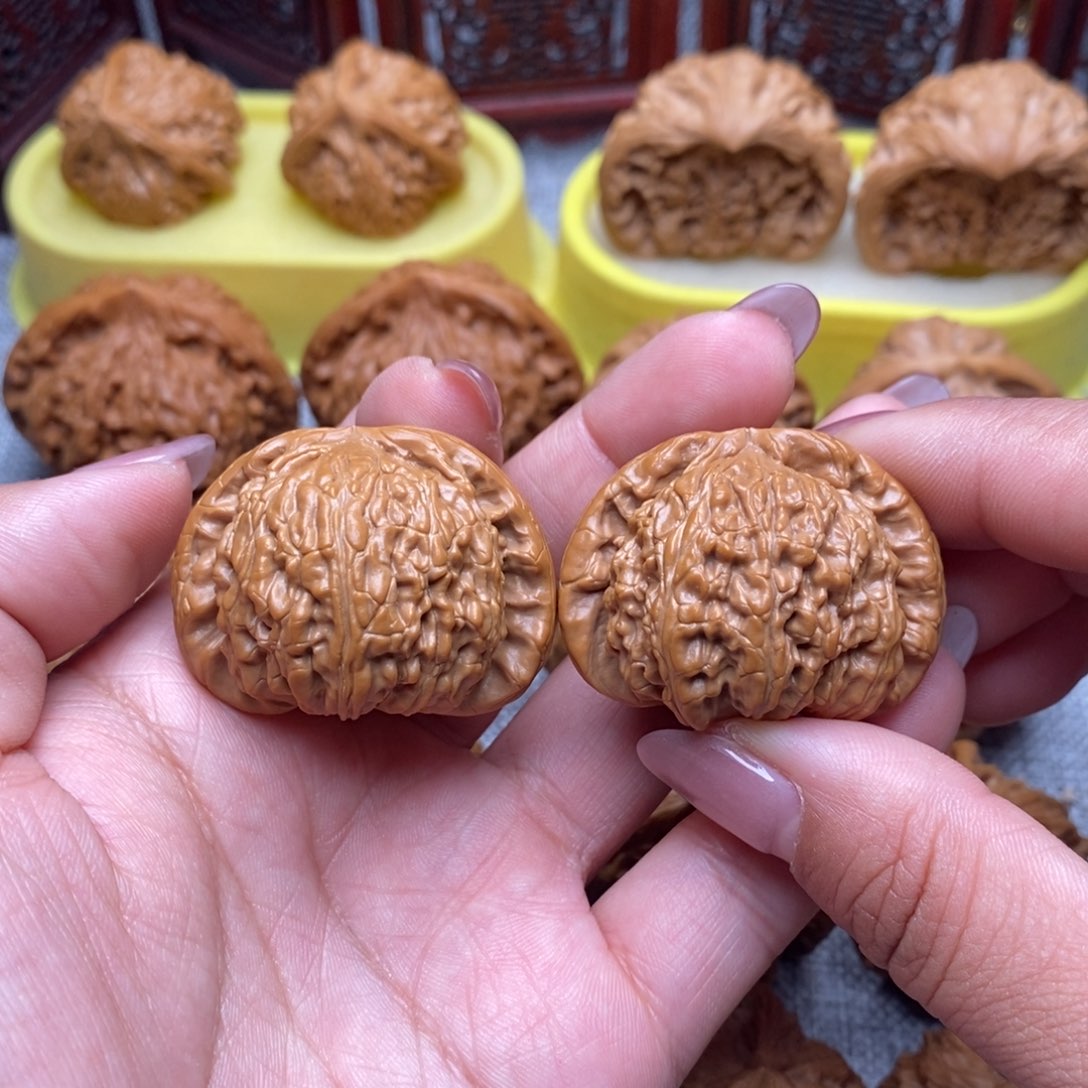 文玩核桃把件闷白40