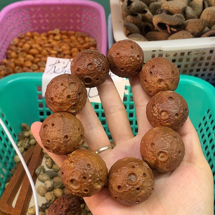 千眼菩提吊坠橄榄核雕刻星球手持