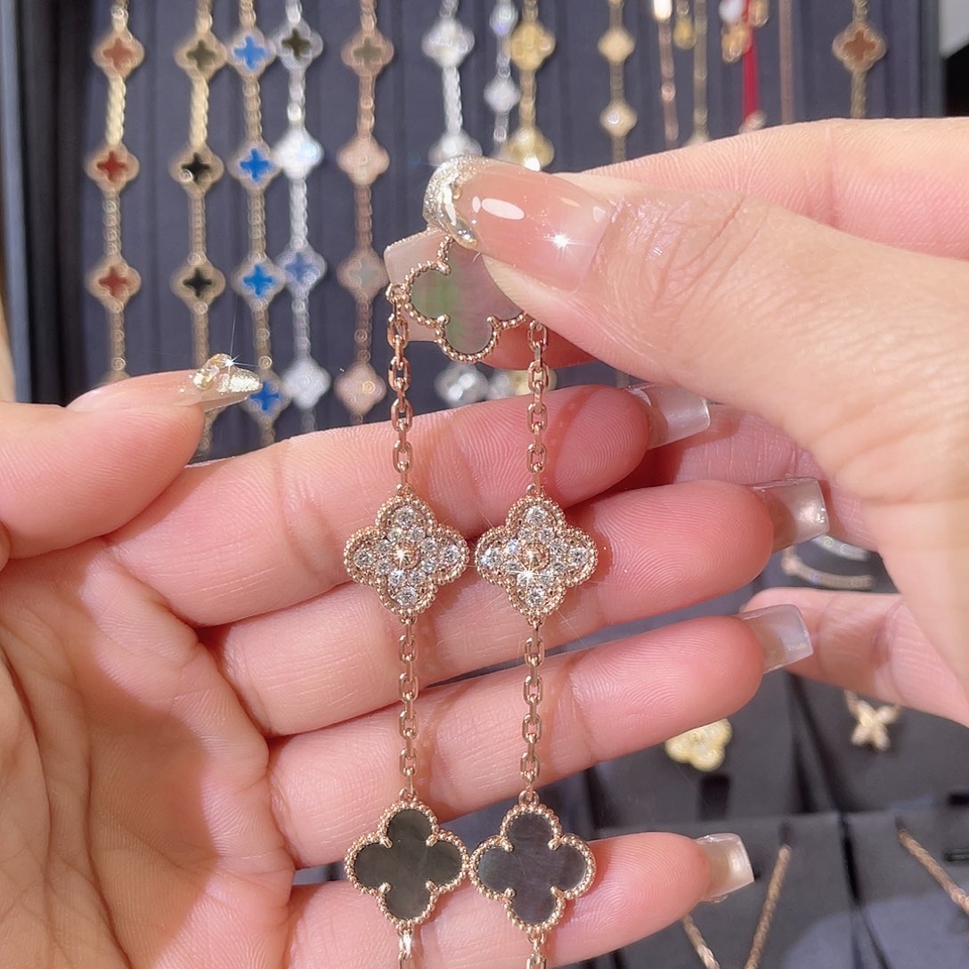 手链18K金镶嵌钻石灰贝