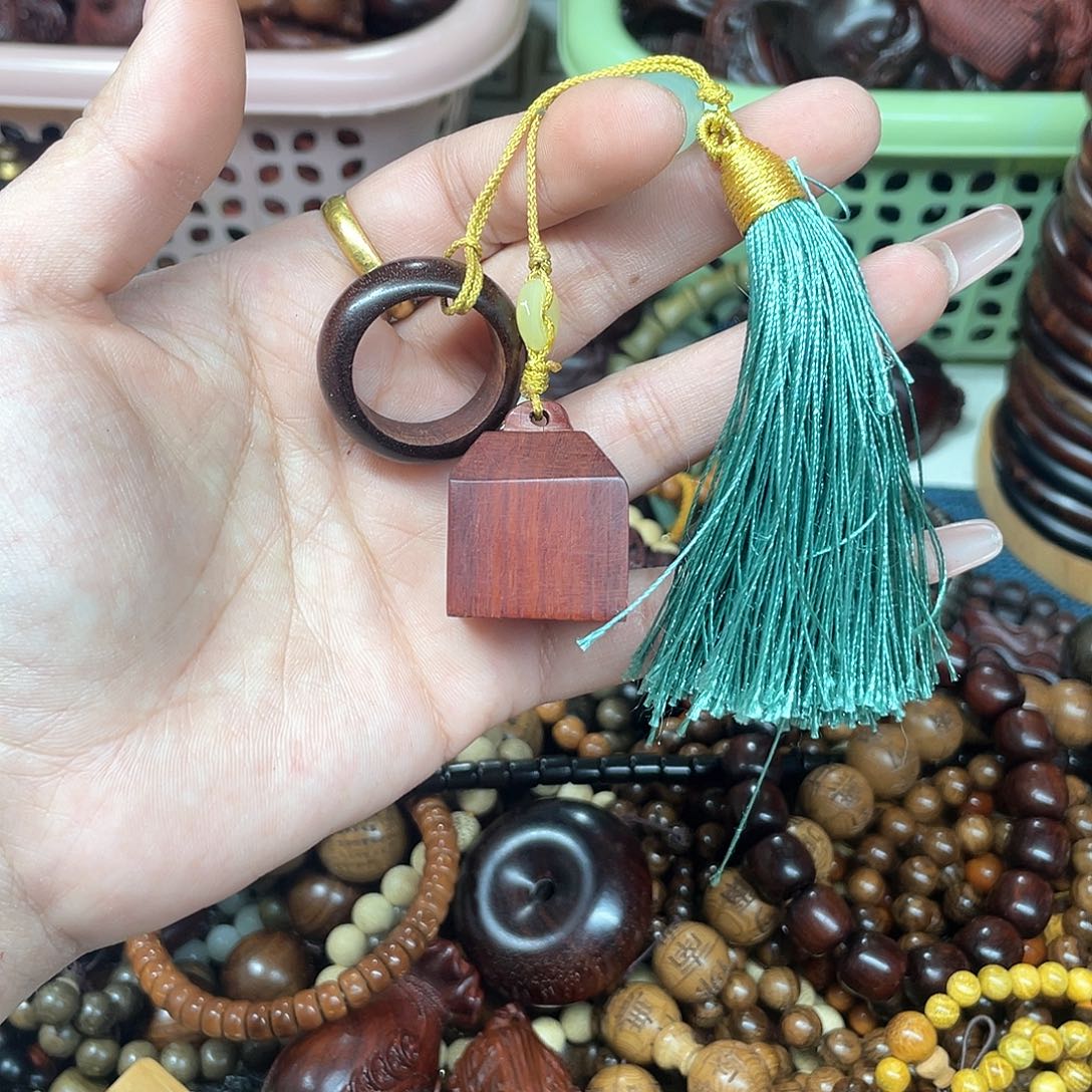 维腊木（绿檀）无事牌