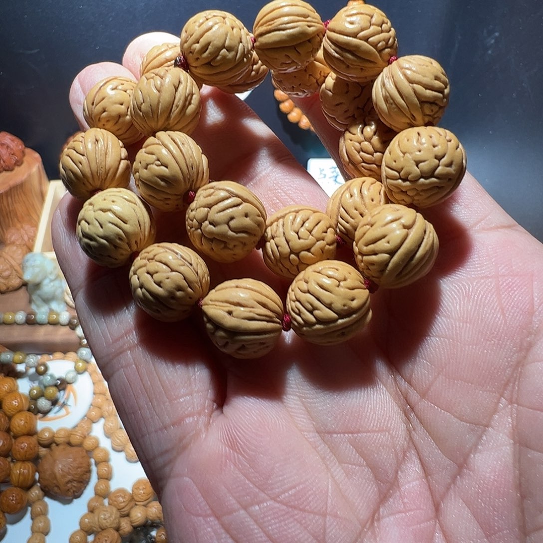 桃核吊坠野生桃核，大肠