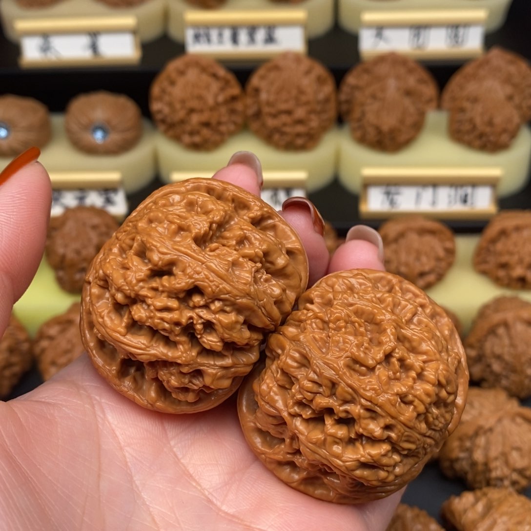 吊坠文玩核桃青**马球筋