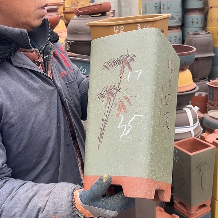 紫砂紫砂花盆和小盆栽