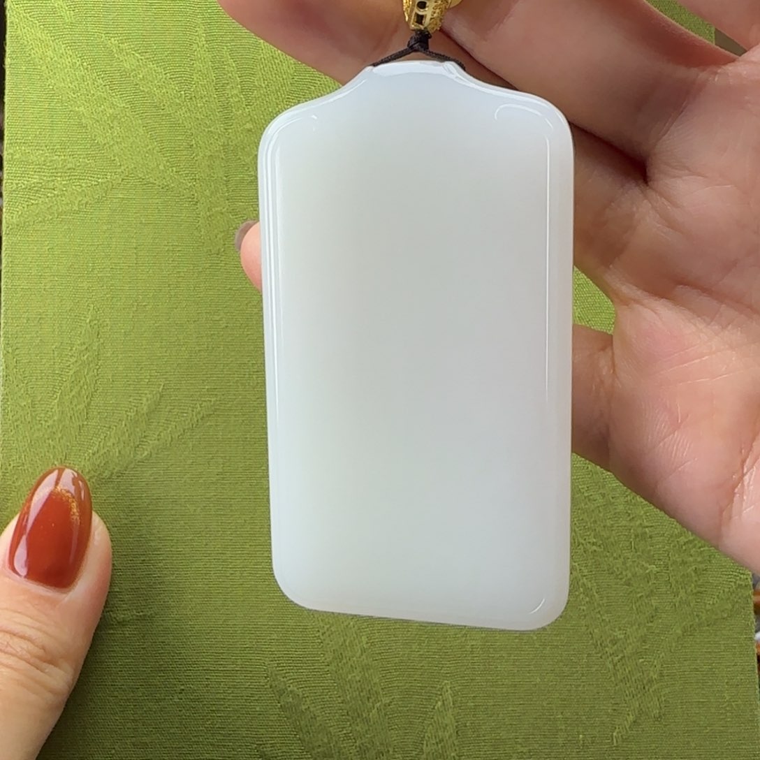 和田玉颈饰未镶嵌龙*