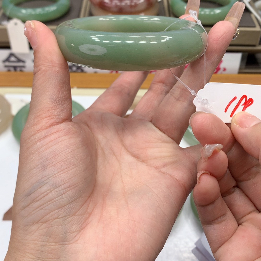 石英质玉手镯未镶嵌雪*