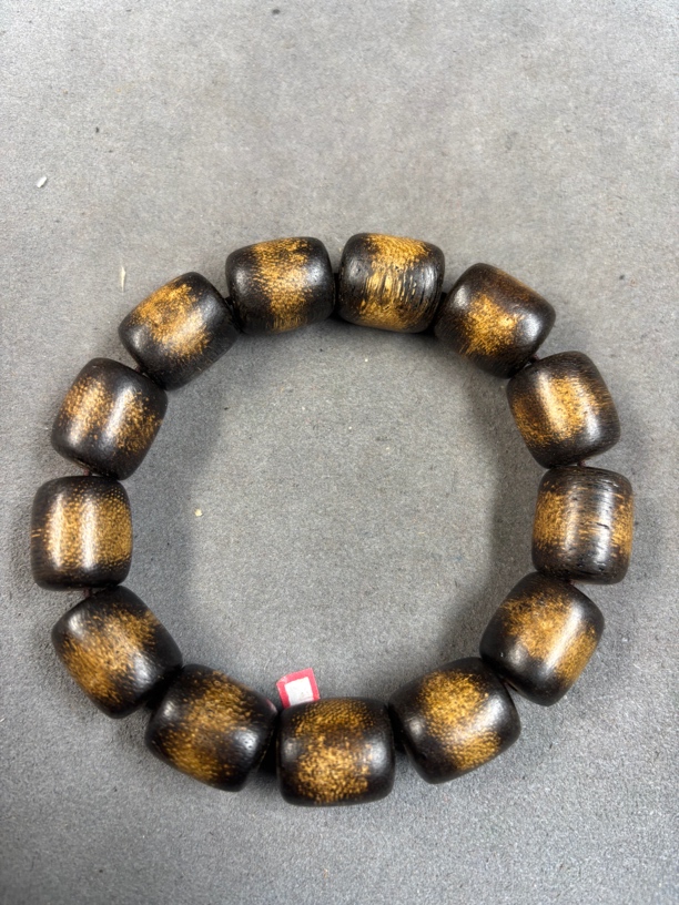 851沉木桶珠手串