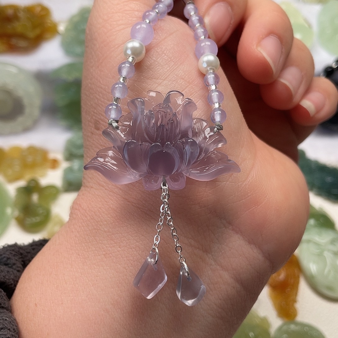 蛇纹石玉未镶嵌颈饰