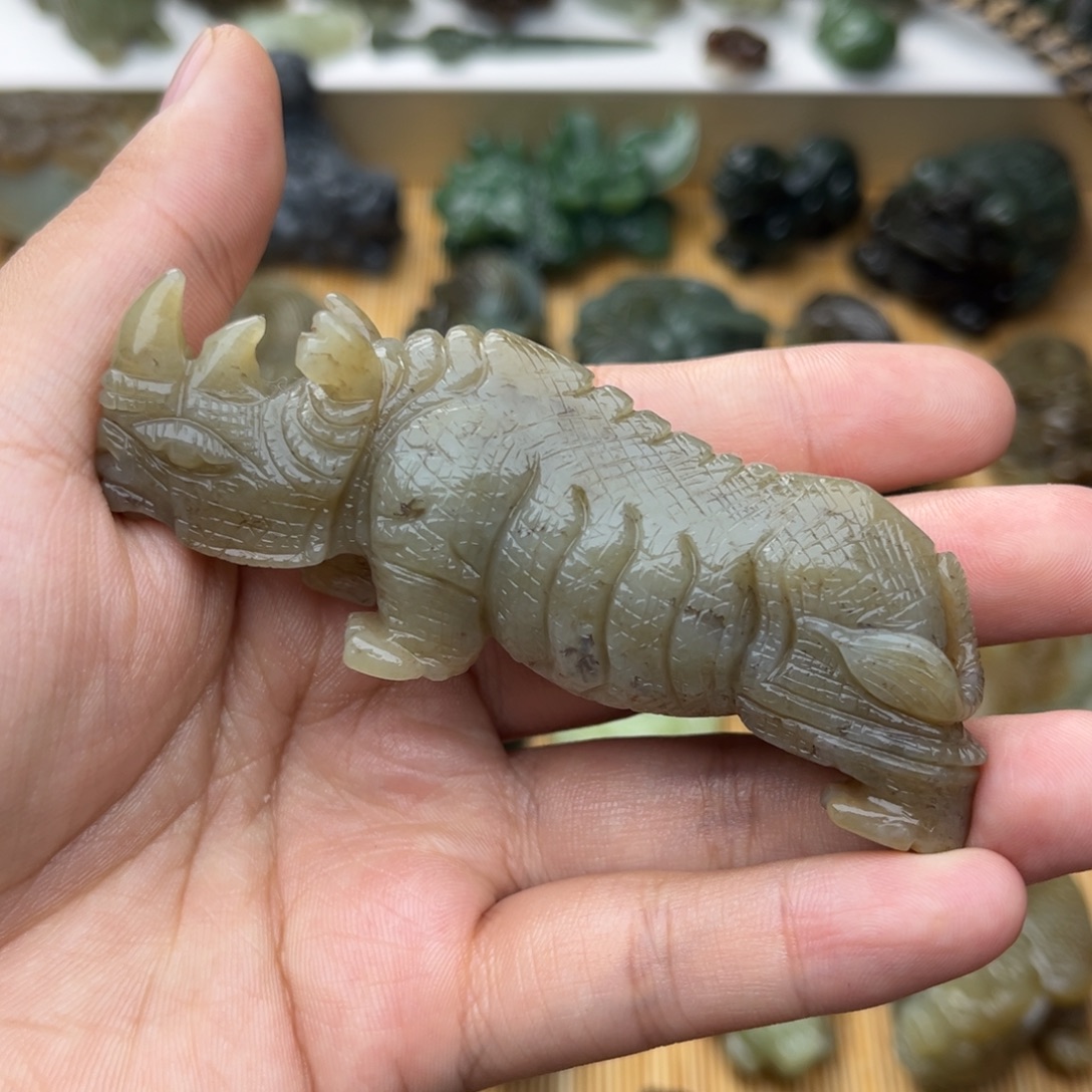 颈饰未镶嵌和田玉