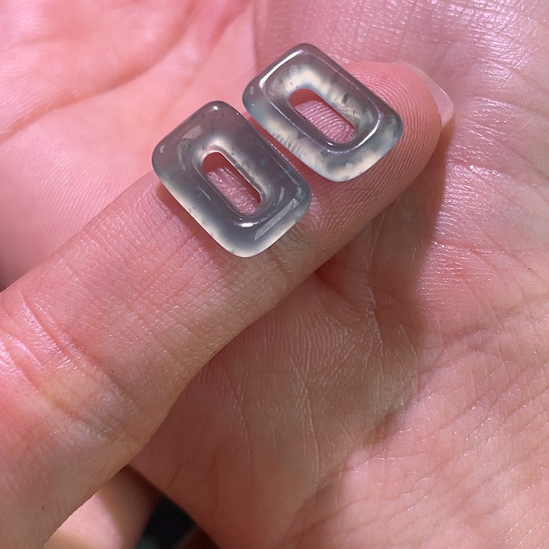 翡翠未镶嵌颈饰方糖