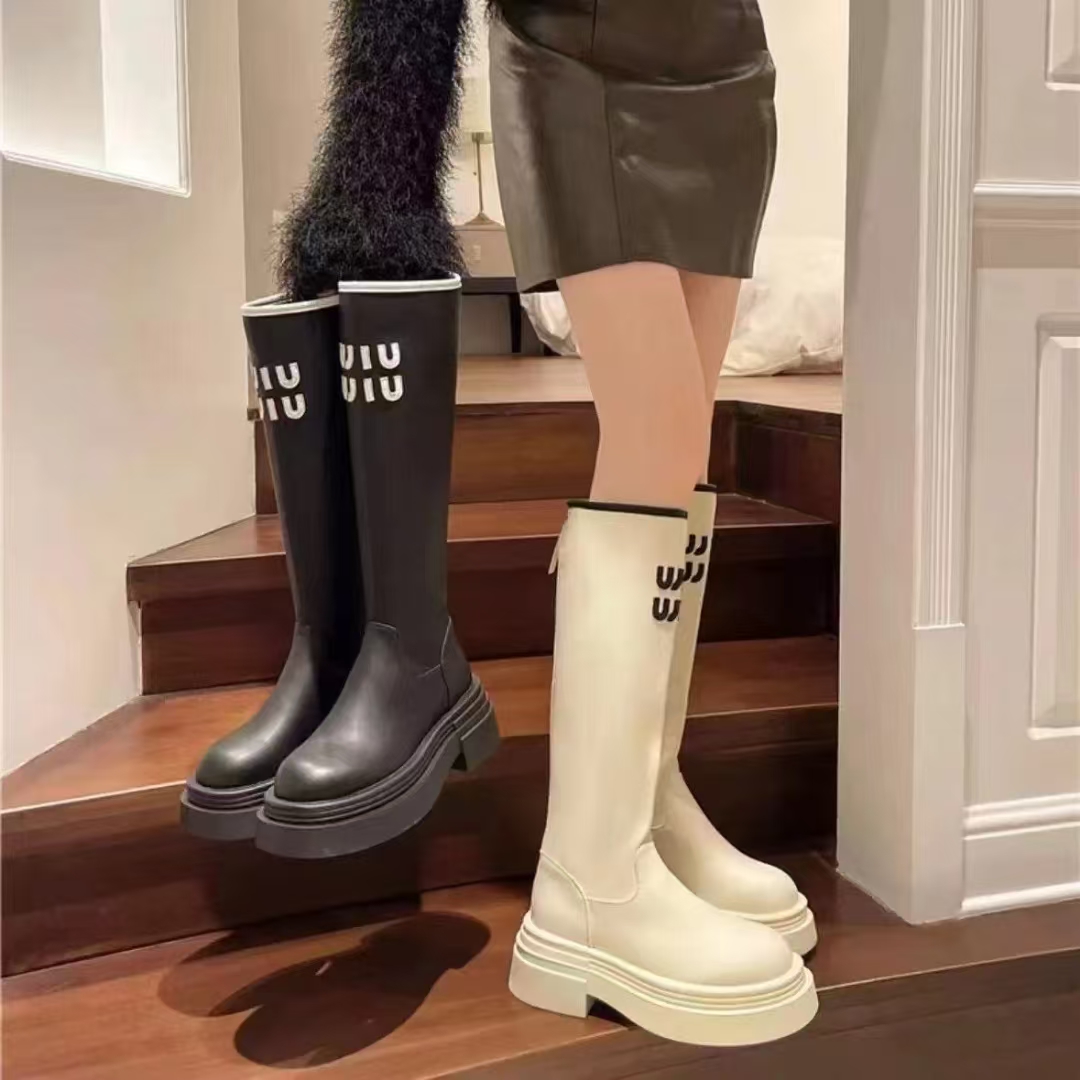PL8823冬季新款字母款后拉链增高显瘦长靴