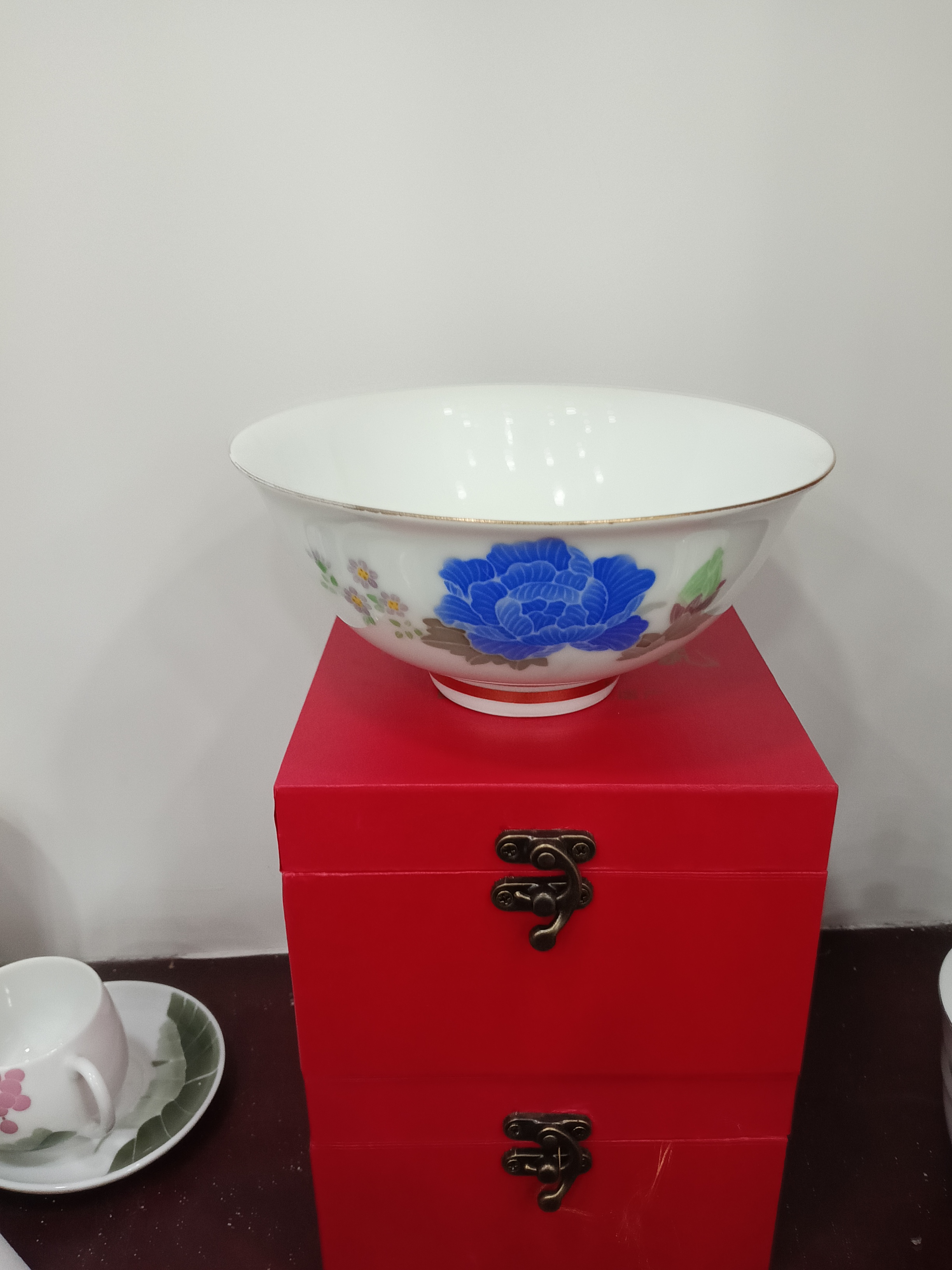 釉下彩蓝芙蓉面碗