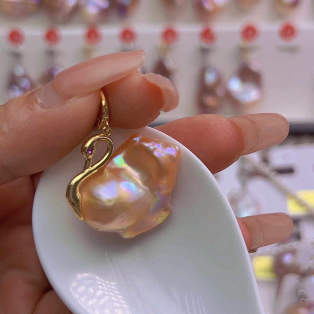 淡水珍珠吊坠(赠链)未镶嵌