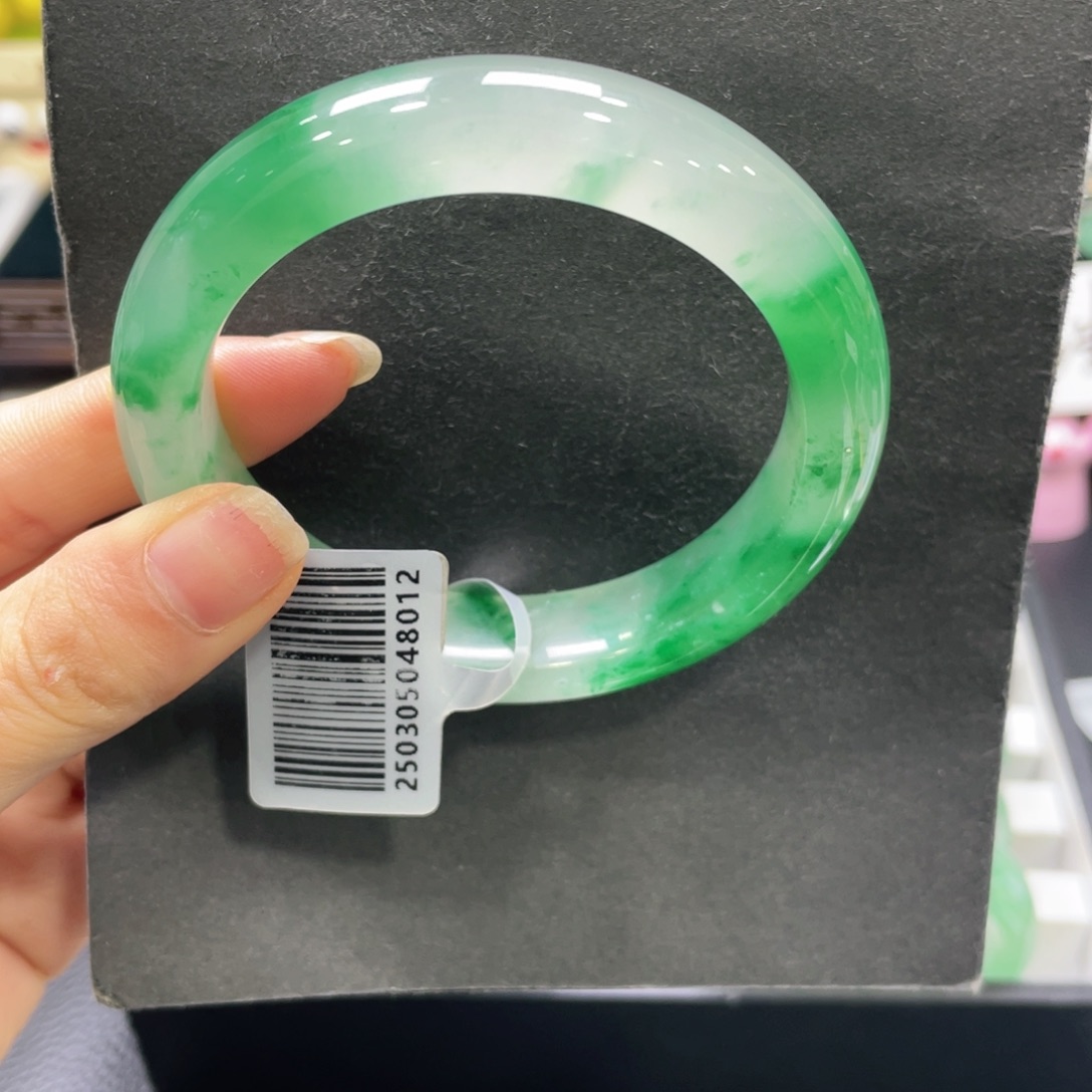 石英质玉（非洲翠）未镶嵌手镯