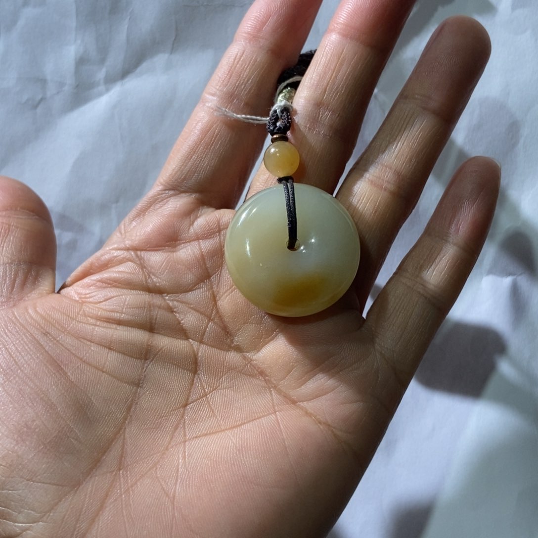 和田玉（糖玉）颈饰未镶嵌起***了