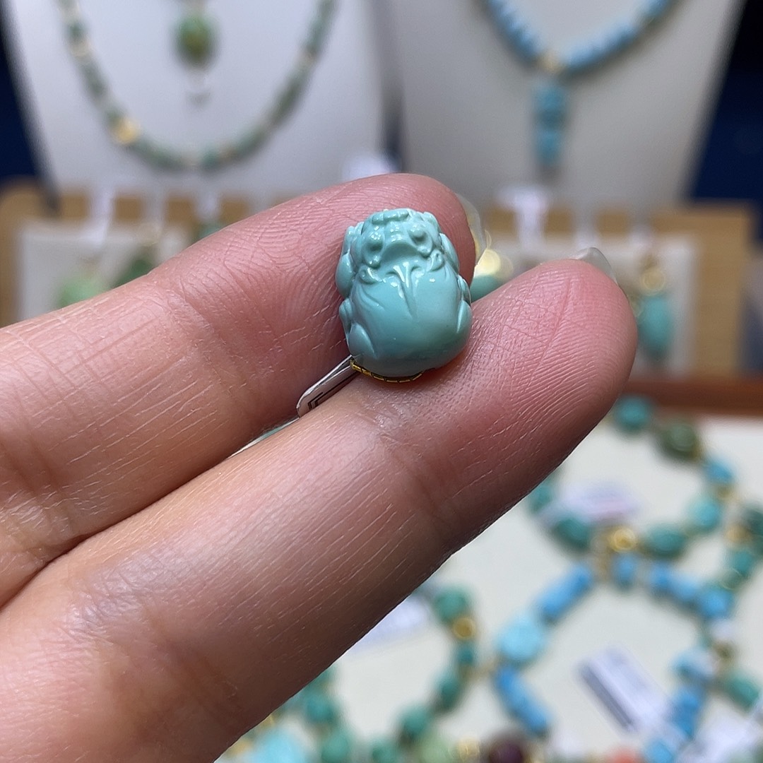 绿松石未镶嵌貔貅