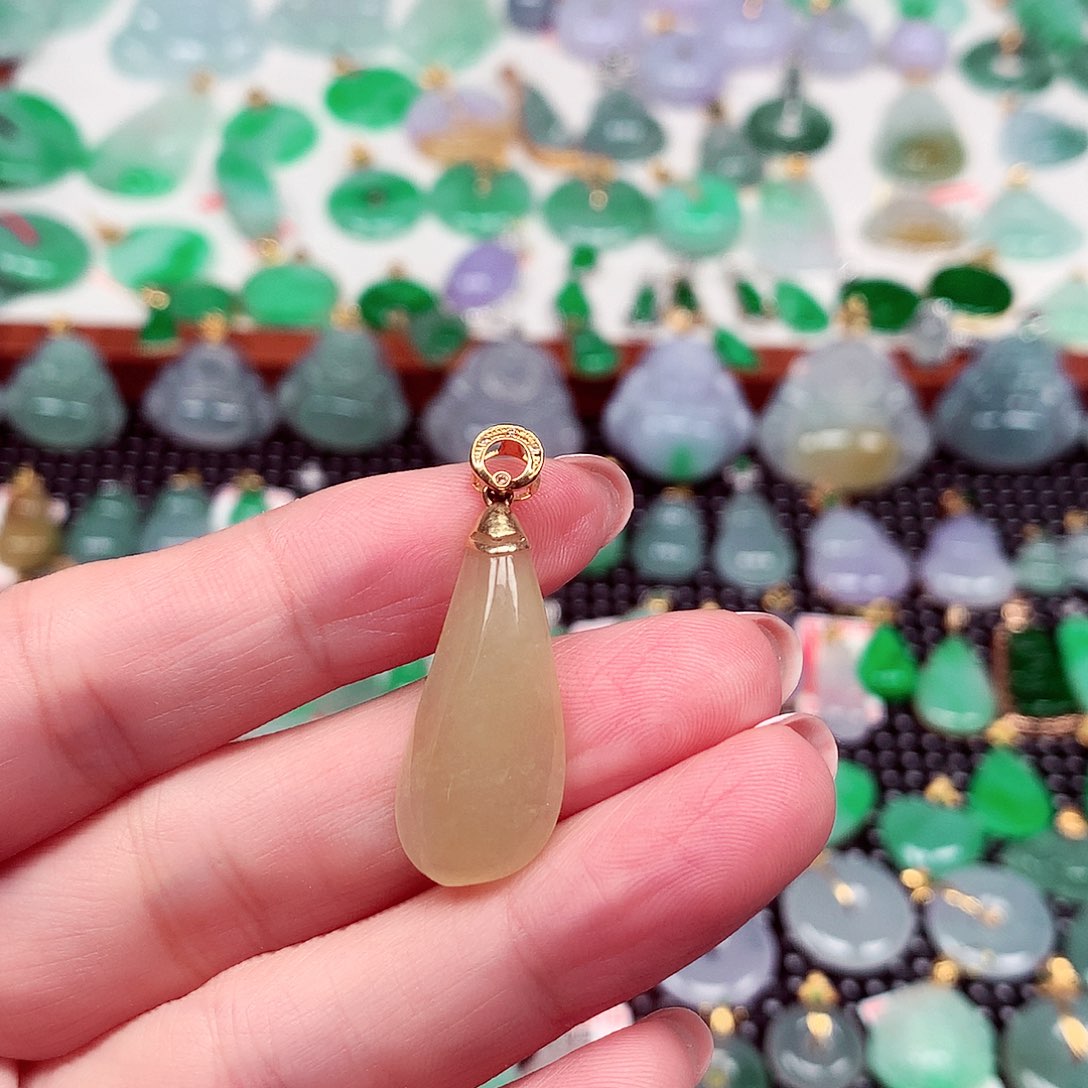 翡翠18K金镶嵌颈饰天然翡翠A货