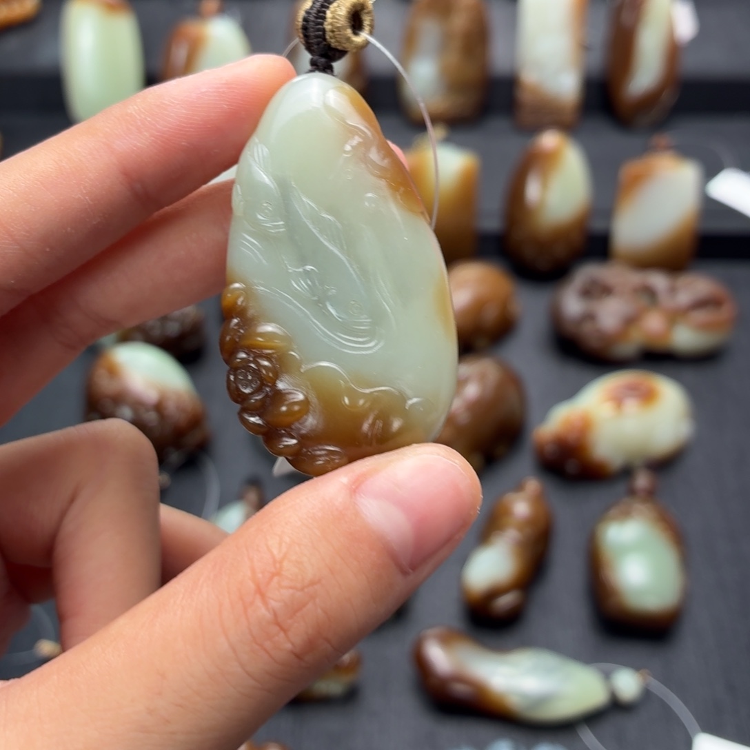 和田玉未镶嵌颈饰