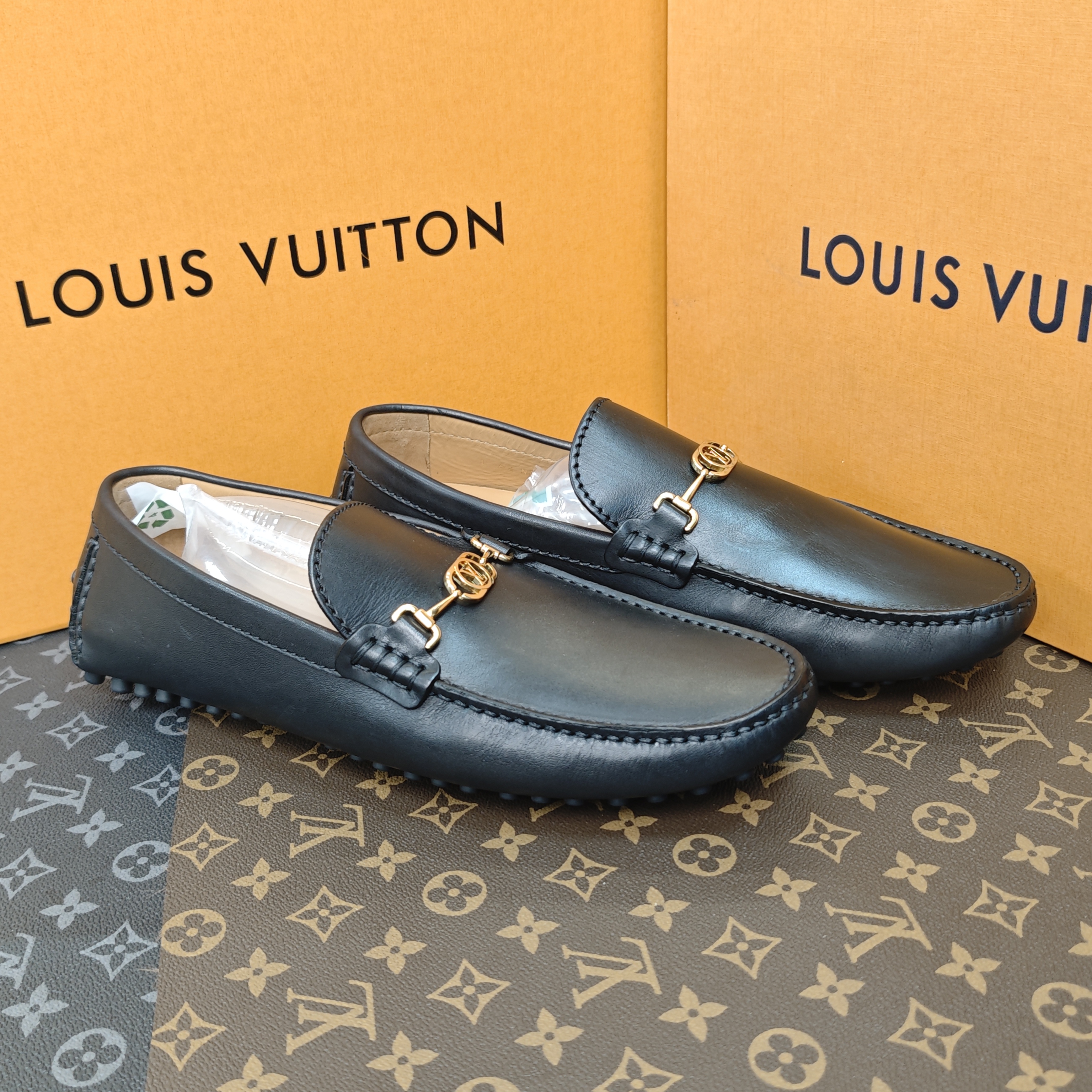 未使用 LouisVuitton/路易威登 40.5码/金标小扣简约豆豆鞋