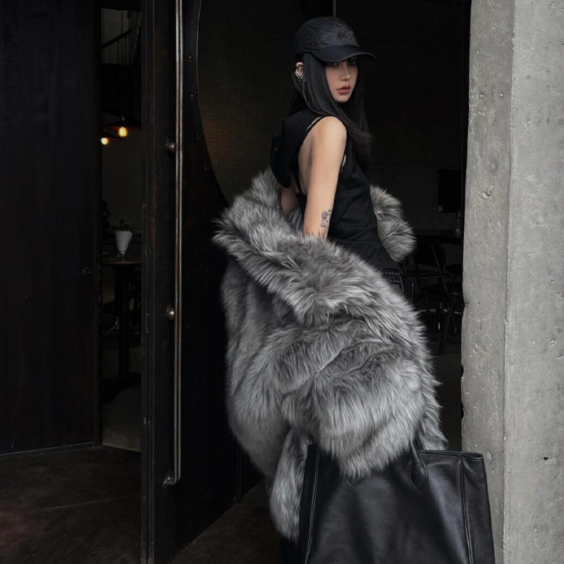 爆款欧美风辣妹时髦穿搭大衣2025新款爆款毛毛外套女棉服冬