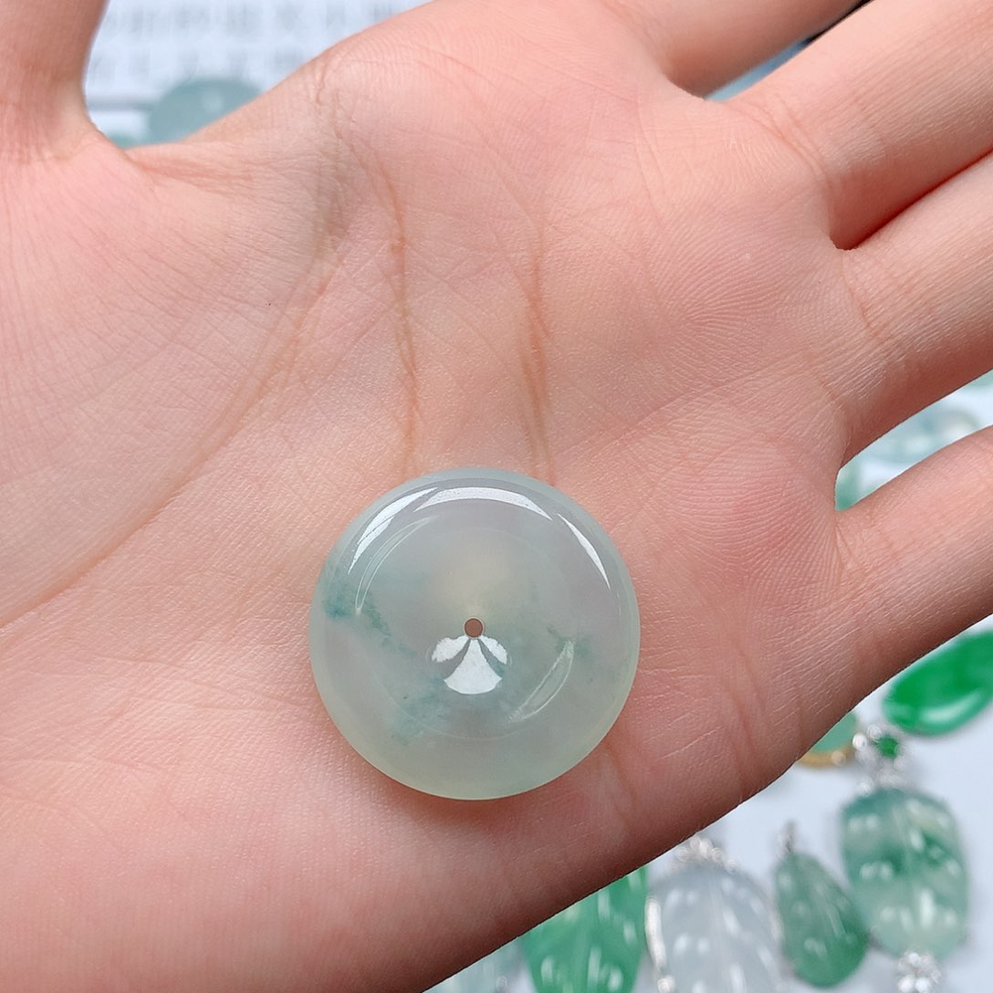 翡翠颈饰未镶嵌天然翡翠