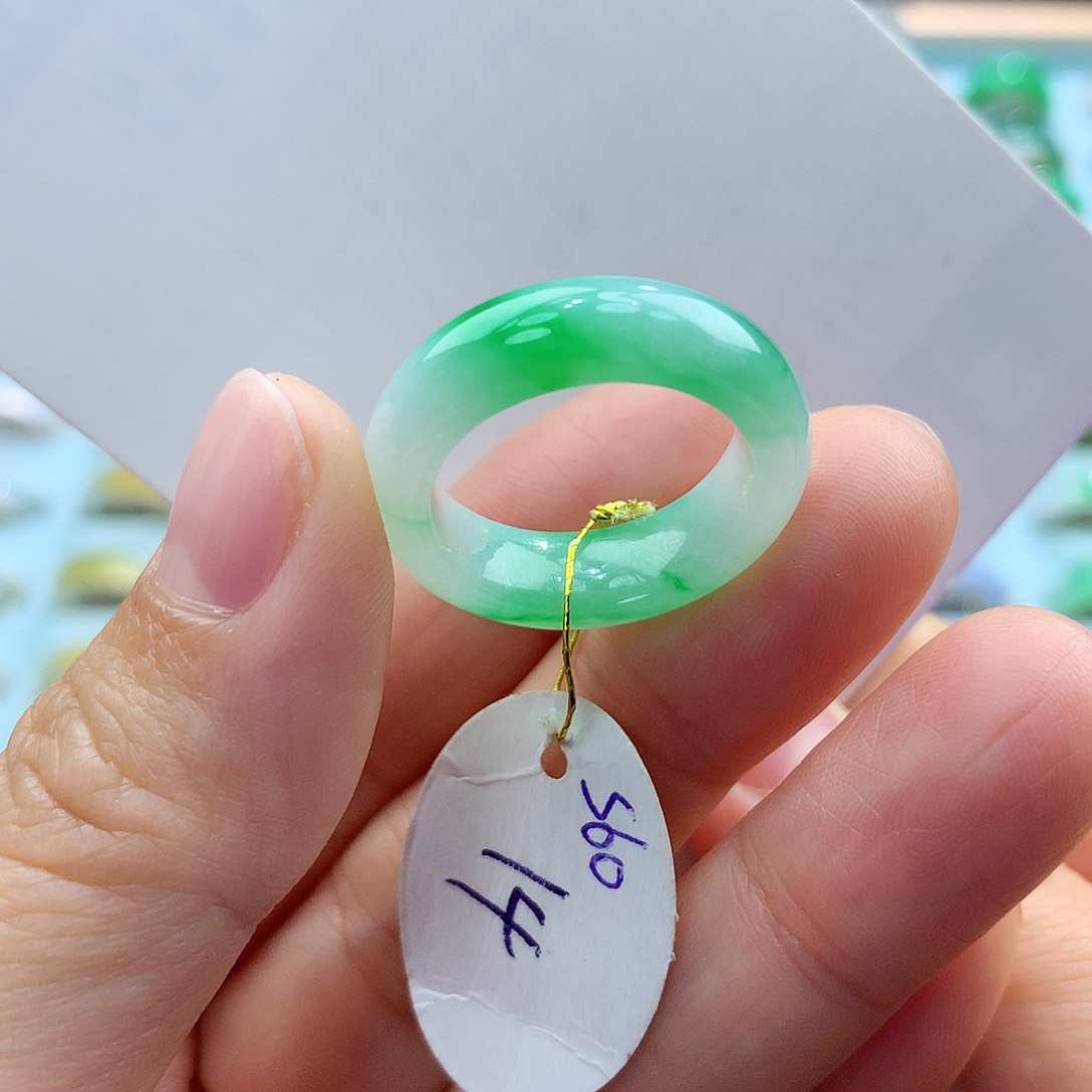 翡翠戒指未镶嵌14圈