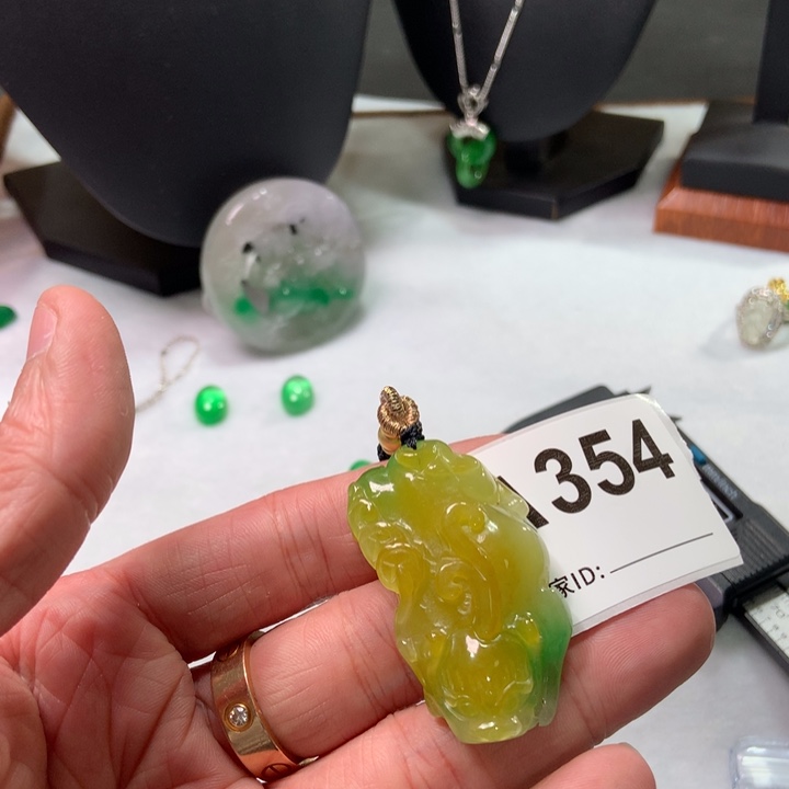 翡翠颈饰未镶嵌重*