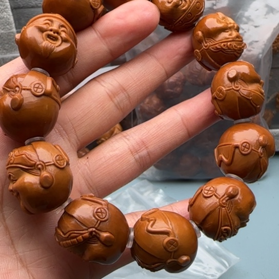 橄榄核手串雕刻工艺