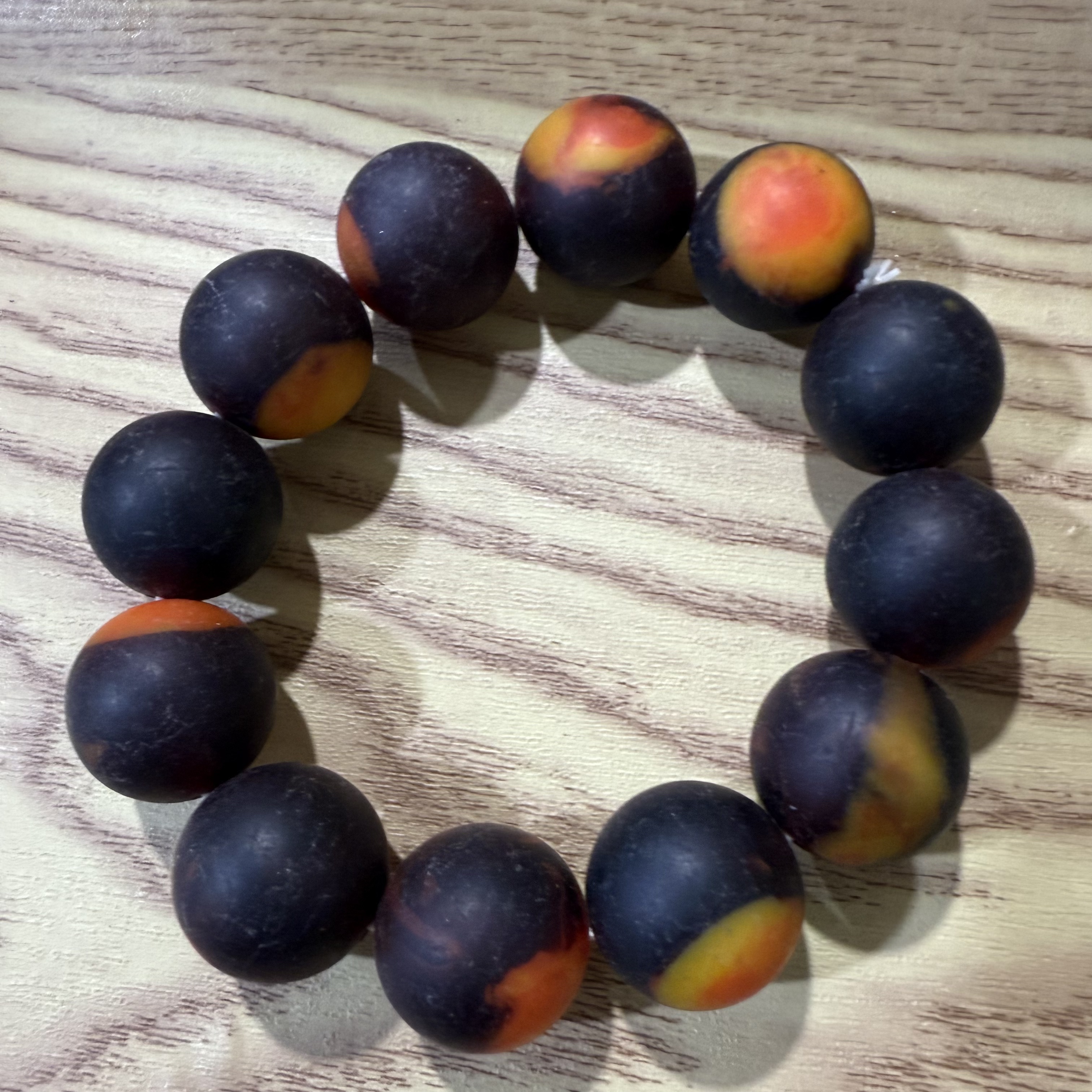 精品万物生黑加仑手链丫7324