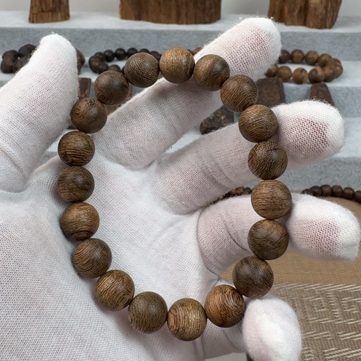 沉香手串文莱单圈沉香手串1.1规格11.1克