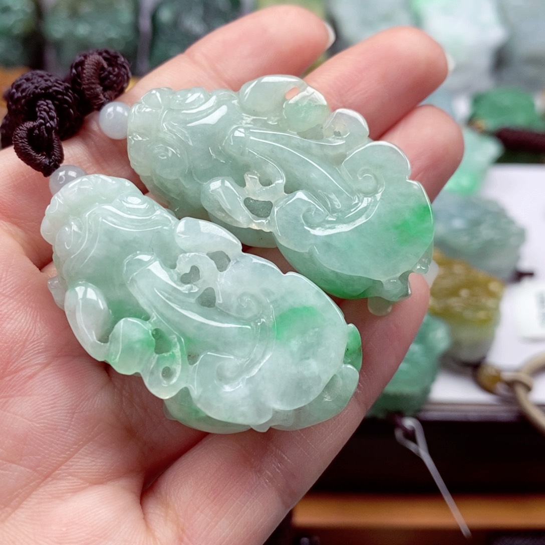 翡翠颈饰未镶嵌翡翠