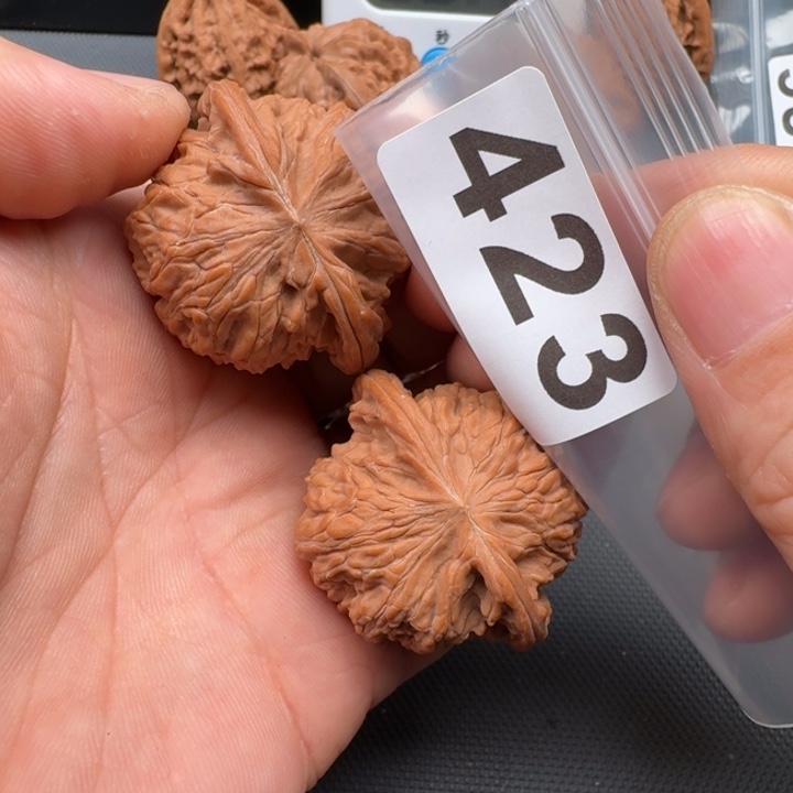 文玩核桃把件极***龙磨盘43