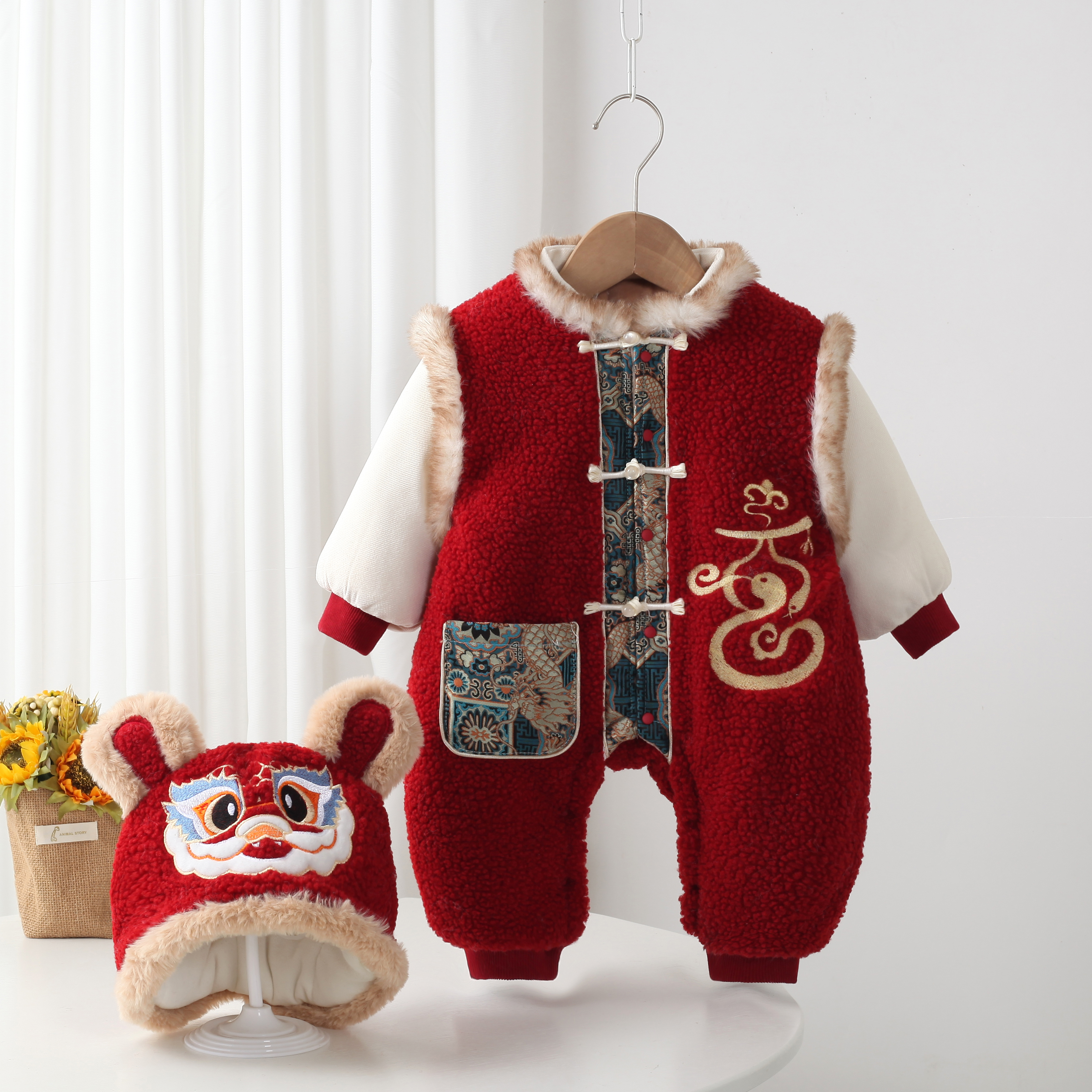 婴幼儿可爱宝宝外出新年装拜年服国潮立领拼前门棉哈衣