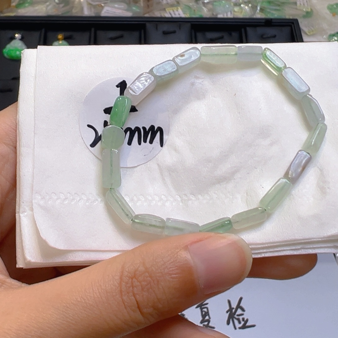 翡翠未镶嵌手链翡翠