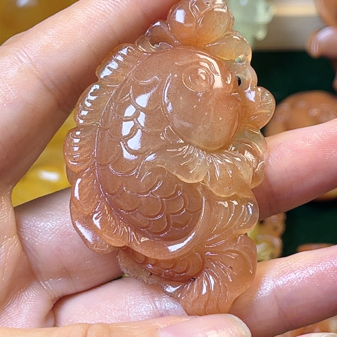 卡***）蛇纹石玉未镶嵌颈饰