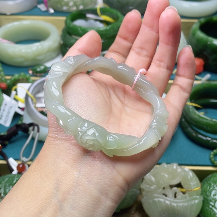 和田玉手镯56圈口 编号78未镶嵌