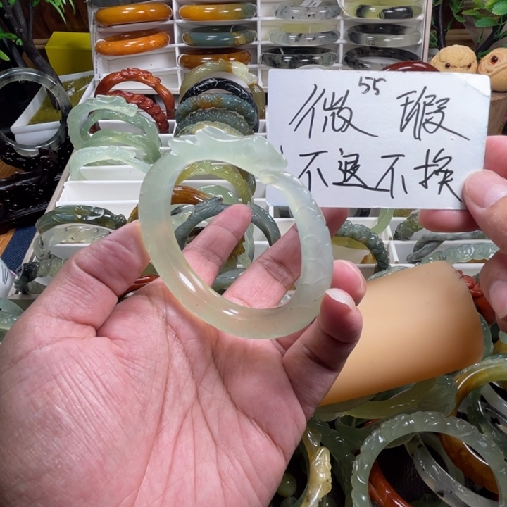 未镶嵌蛇纹石玉手镯?**诺