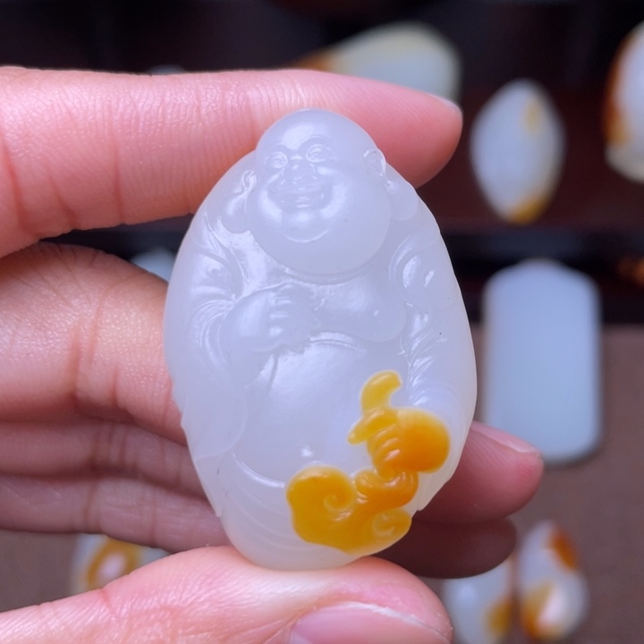 G***P和田玉未镶嵌颈饰