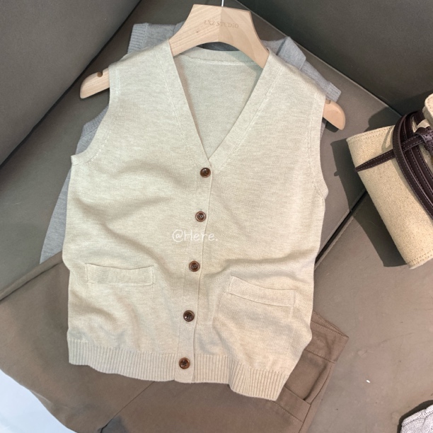 Here【日不落】V领针织复古千金即视感