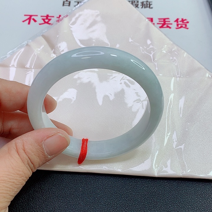 未镶嵌手镯翡翠手镯